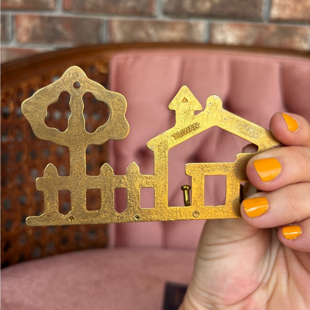 Vintage Solid Brass House & Tree Key Rack Wall Hook – Cottage Home Decor – NIB - Picture 3 of 6